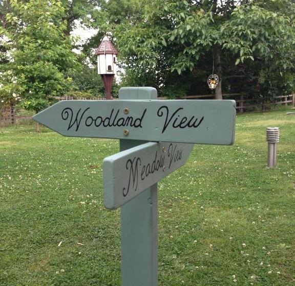 酒店 Posh Huts Farmstay