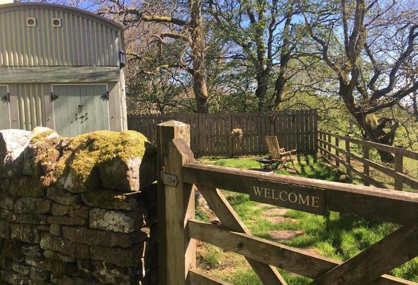 酒店 Posh Huts Farmstay