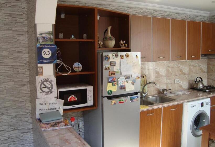 پانسیون Chicho Guesthouse