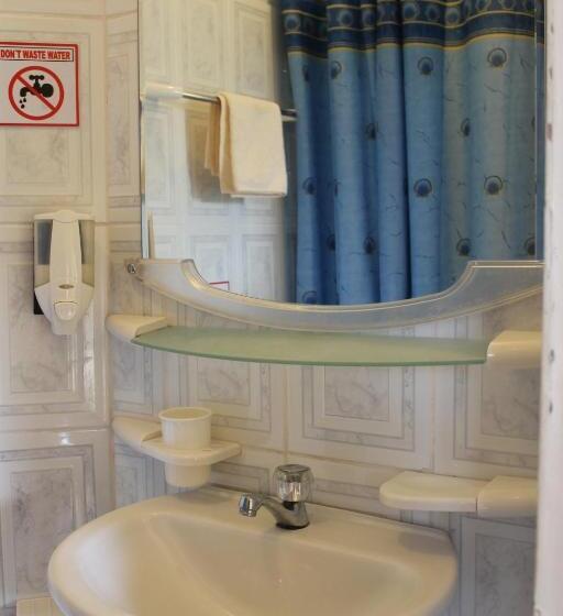 پانسیون Dolphin House