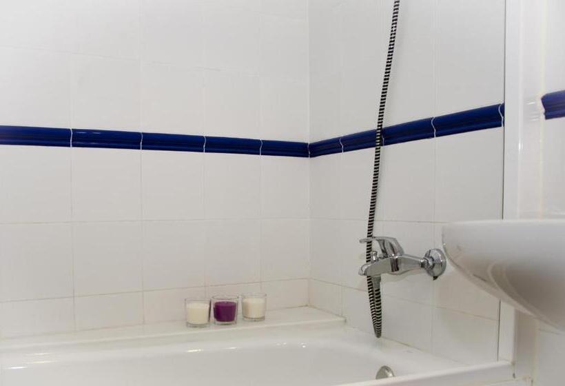 פנסיון Ochomin Hostel