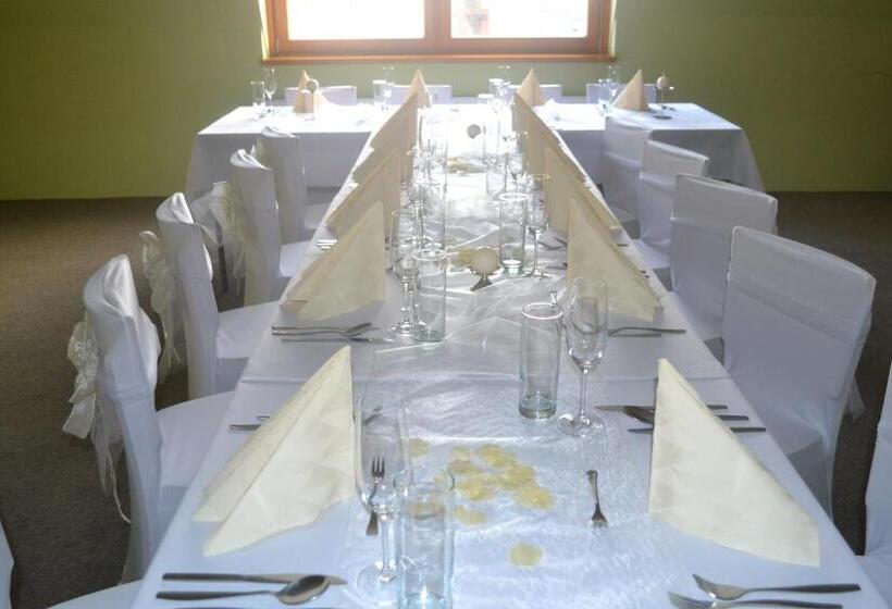 펜션 Penzion U Zámecké Zahrady