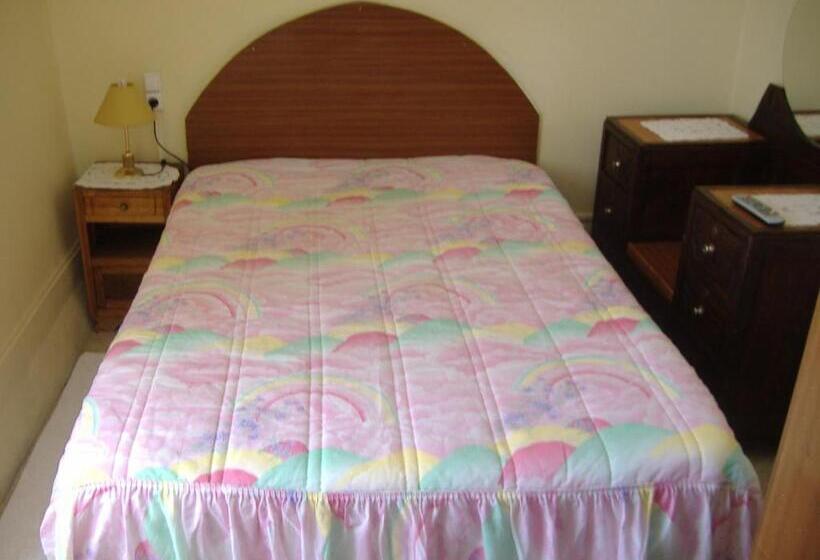 بنسيون Residência Ideal