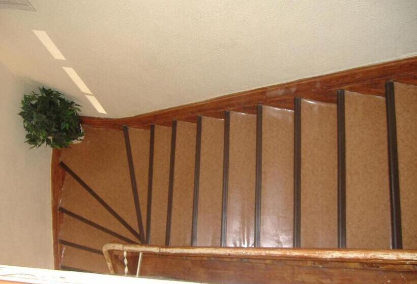 بنسيون Residência Ideal