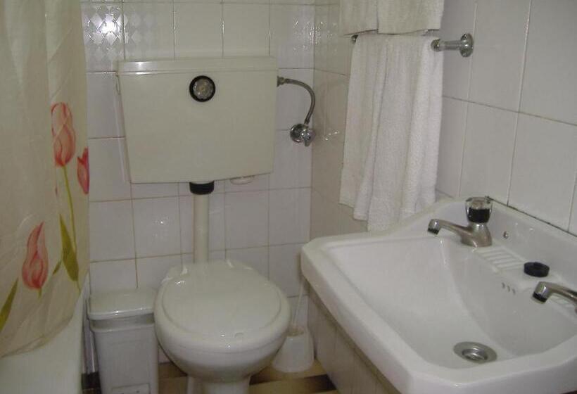 بنسيون Residência Ideal