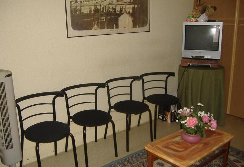 بنسيون Residência Ideal