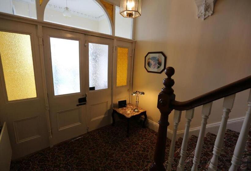 膳宿费 Rolling Wave Guesthouse