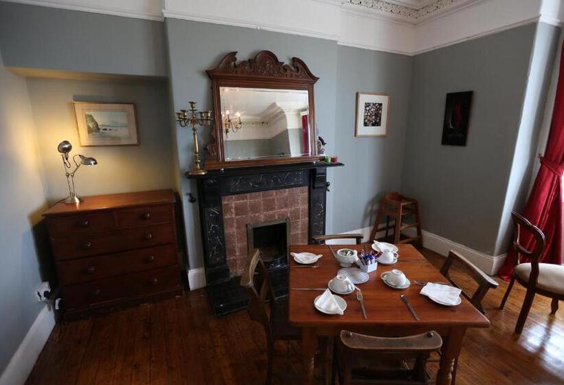 膳宿费 Rolling Wave Guesthouse