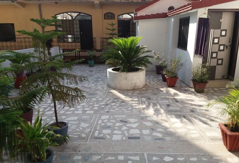 Пансион Sonu Guesthouse & Hostel