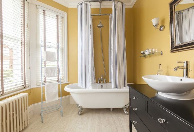 Пансион The White House