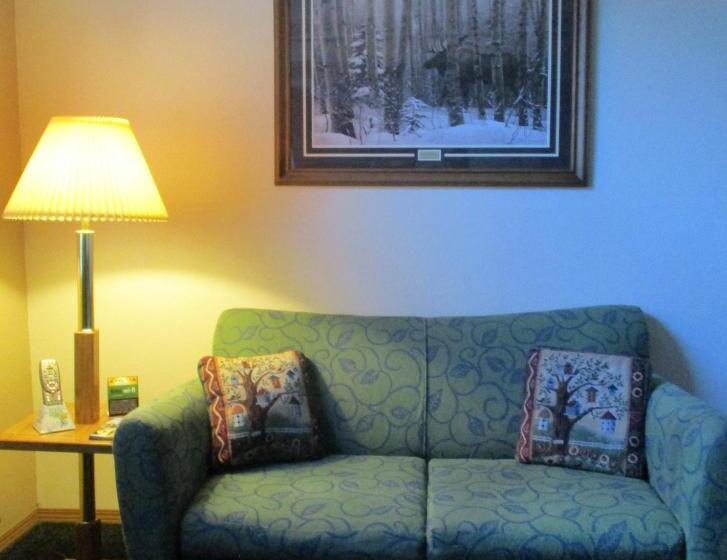 Turning Leaf Townhome Suites