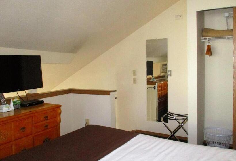 Turning Leaf Townhome Suites