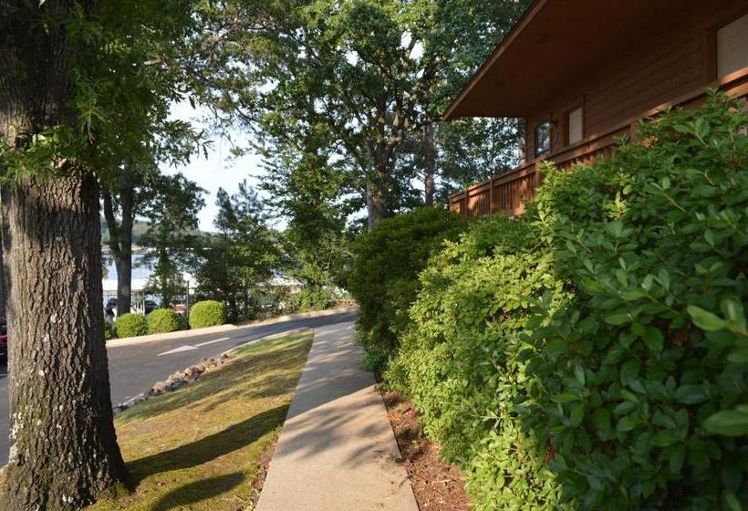 فندق صغير Country Inn Lake Resort