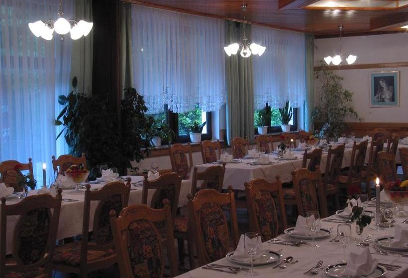 هاستل Guest House And Museum Firšt