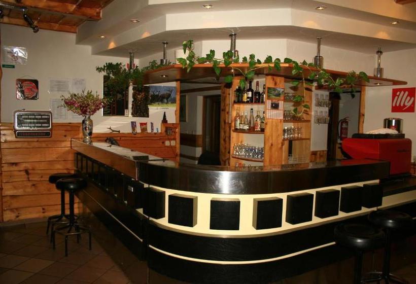 هاستل Guest House And Museum Firšt