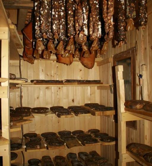 هاستل Guest House And Museum Firšt