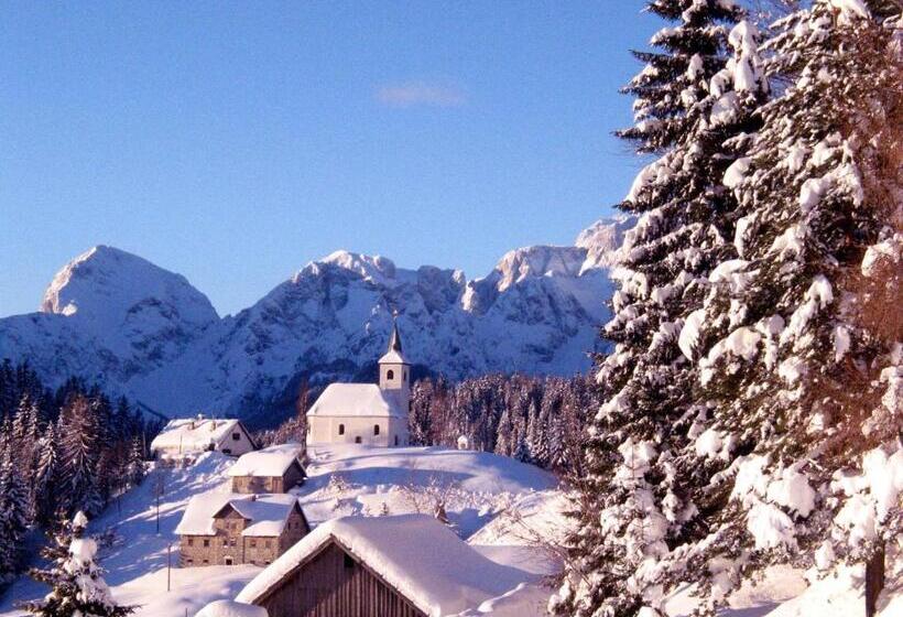 هاستل Guest House And Museum Firšt