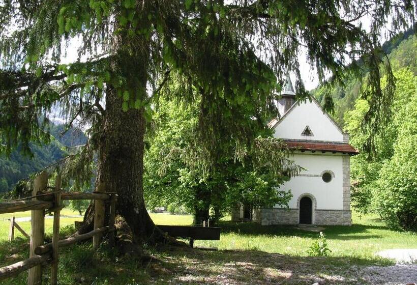 هاستل Guest House And Museum Firšt