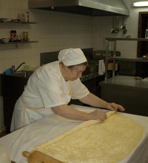 هاستل Guest House And Museum Firšt