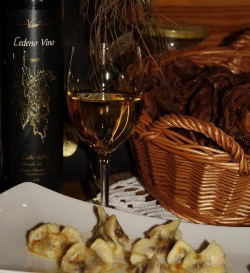 هاستل Guest House And Museum Firšt