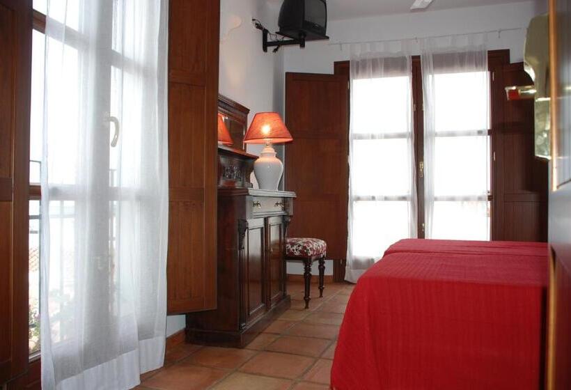 הוסטל La Casa De La Iglesia