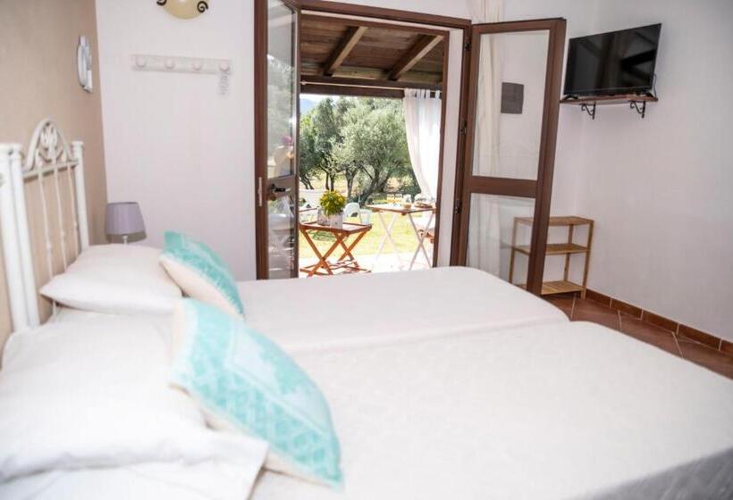 ホテル Agriturismo Sa Mendhula