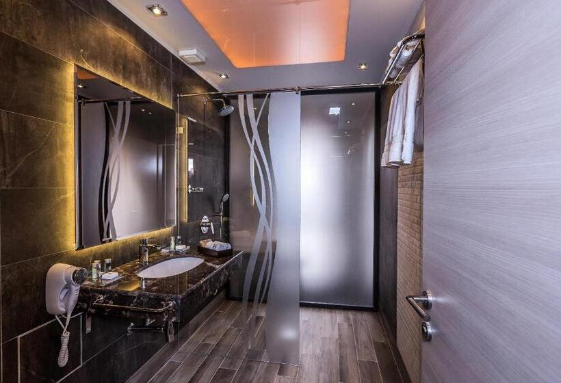 펜션 8 1/2 Art Guest House