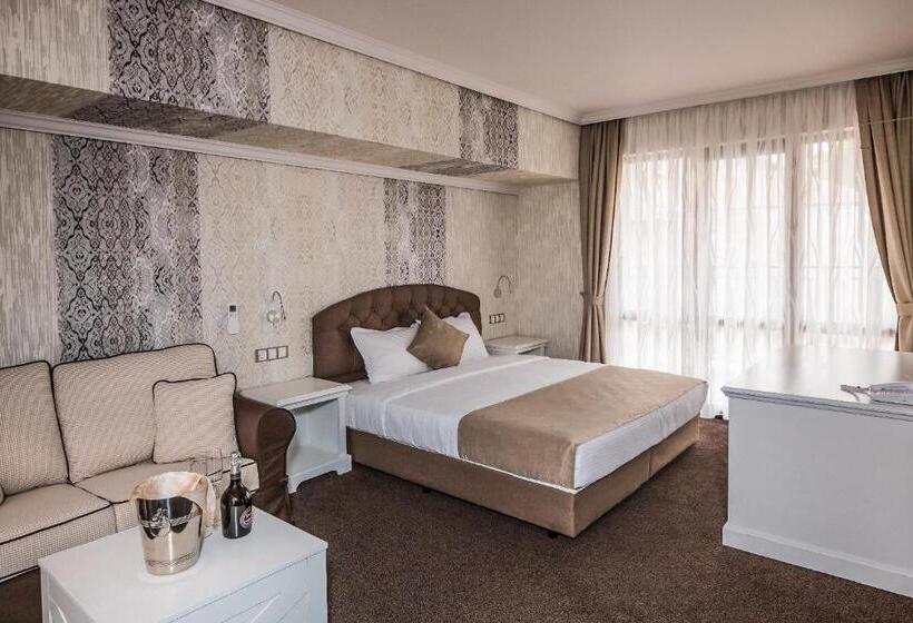 펜션 8 1/2 Art Guest House