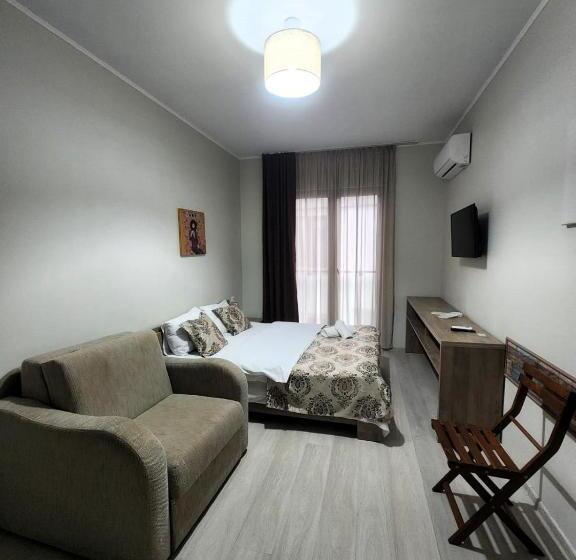 پانسیون Apartments On Vaja Pshavela