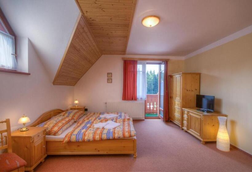 بنسيون Harrachovská Hacienda