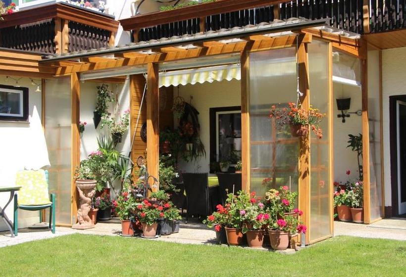 بنسيون Haus Riedl