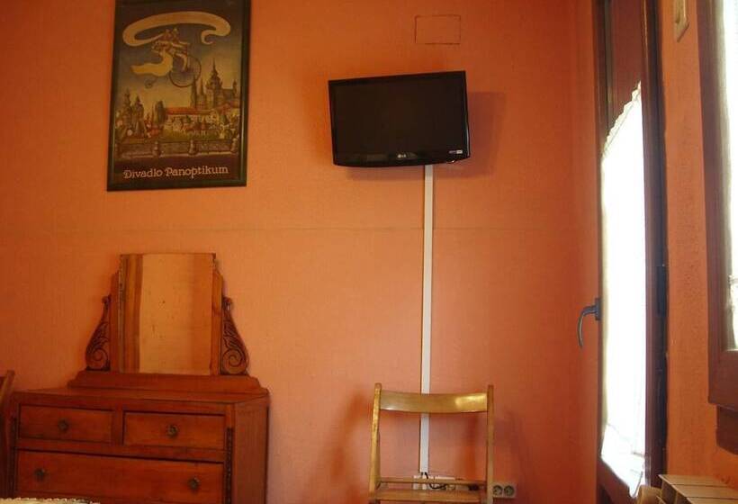 بنسيون Hospedaje Senda Del Huerna