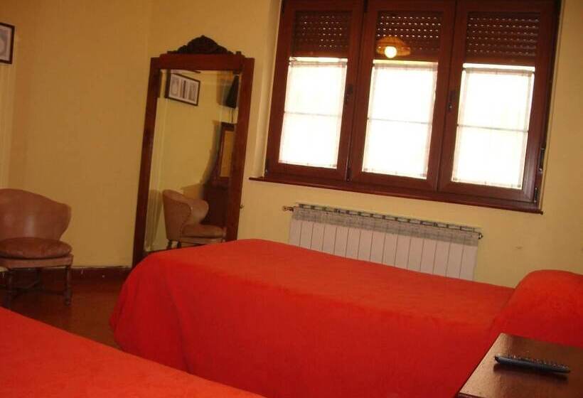 بنسيون Hospedaje Senda Del Huerna