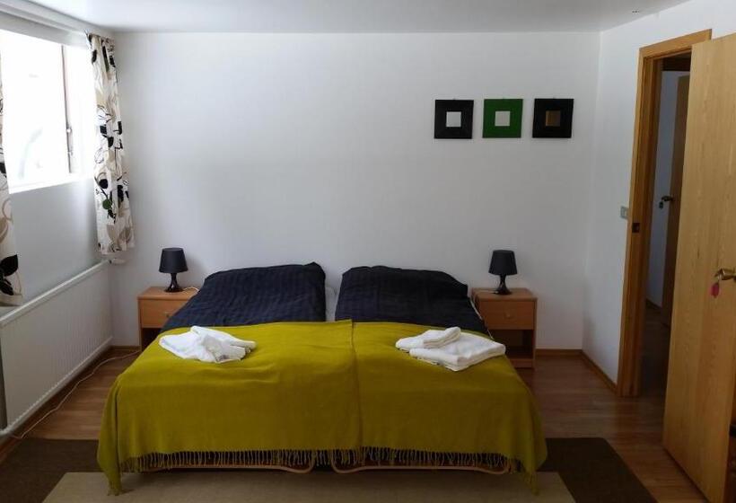 پانسیون Lagarfell Studios