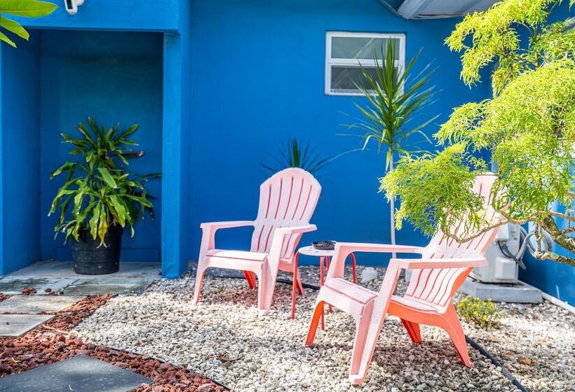 膳宿费 The Blue House Fort Lauderdale