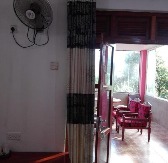 ペンション The Rock Face