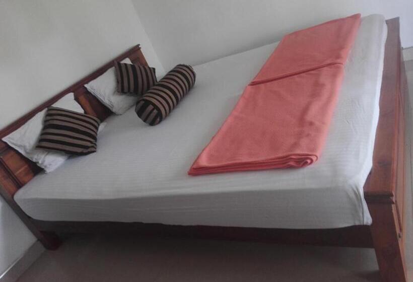 ペンション The Rock Face