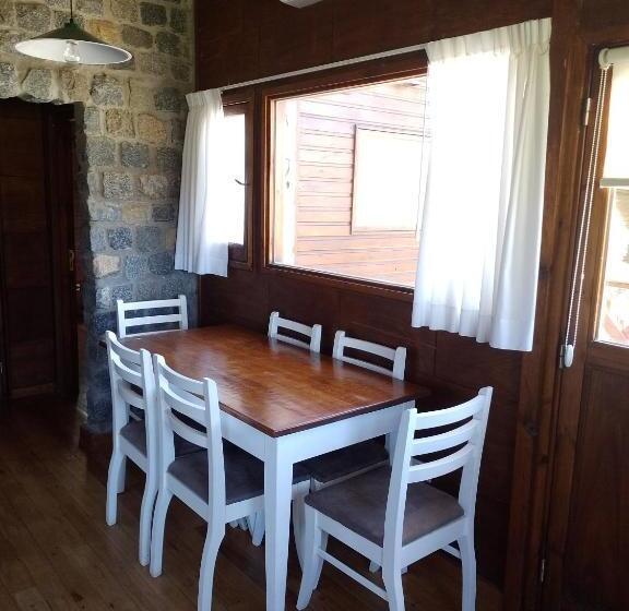 هاستل El Montenegrino