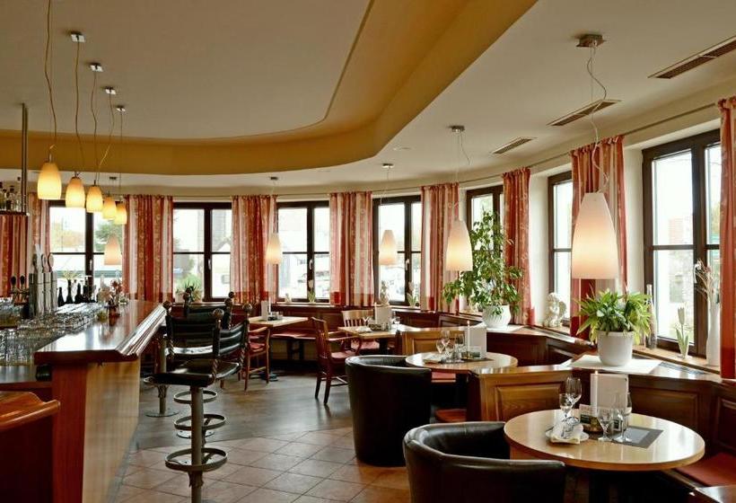 호스텔 & Restaurant Braunstein   Pauli´s Stuben