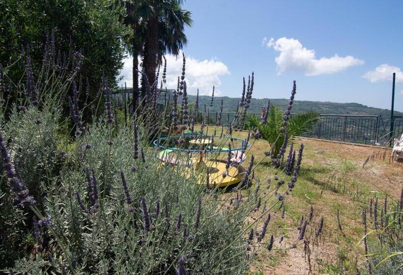 ホテル Il Falco Del Cilento