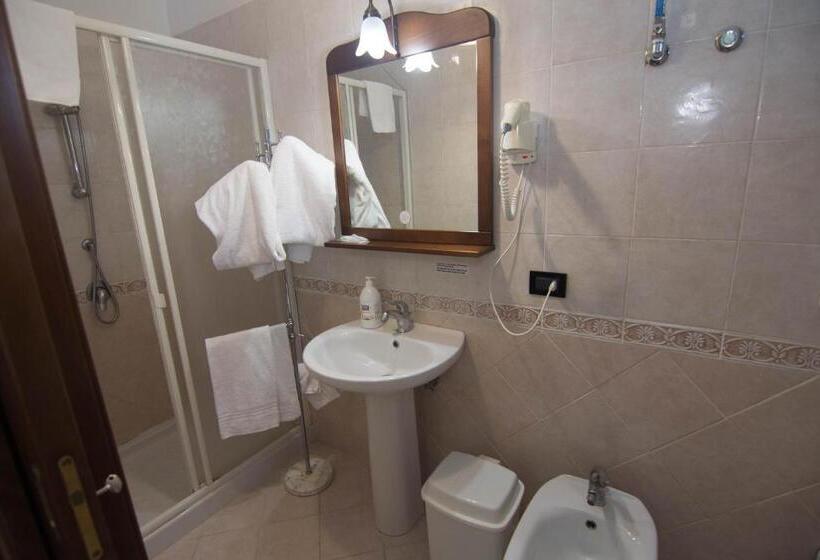 ホテル Il Falco Del Cilento