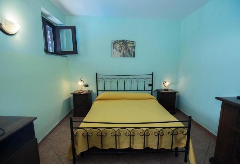 בית מלון כפרי Il Falco Del Cilento