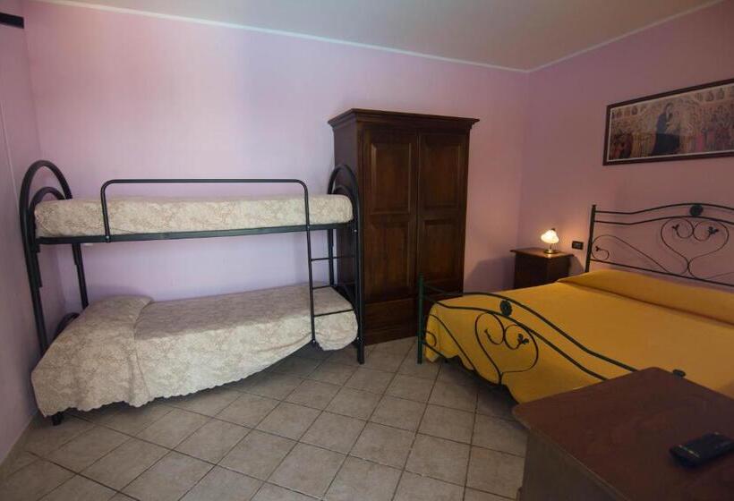 בית מלון כפרי Il Falco Del Cilento