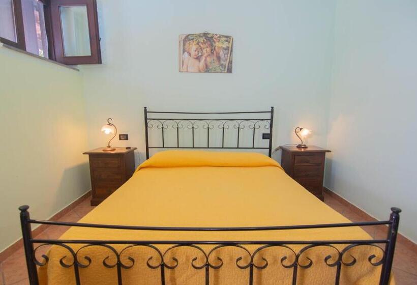 בית מלון כפרי Il Falco Del Cilento