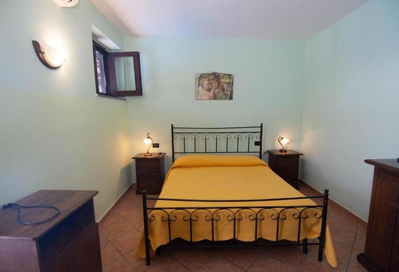 בית מלון כפרי Il Falco Del Cilento