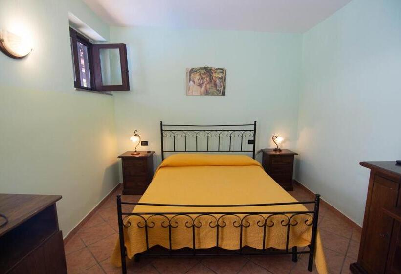 ホテル Il Falco Del Cilento