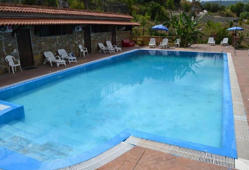 בית מלון כפרי Il Falco Del Cilento