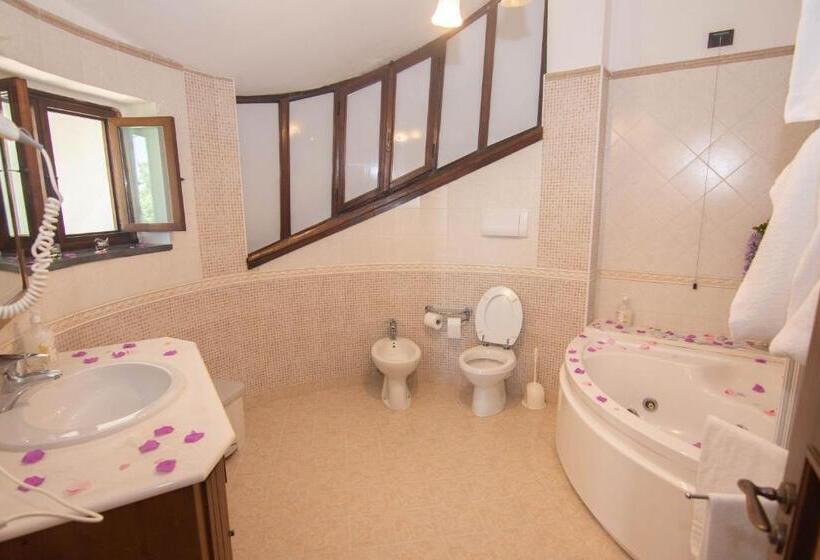 ホテル Il Falco Del Cilento