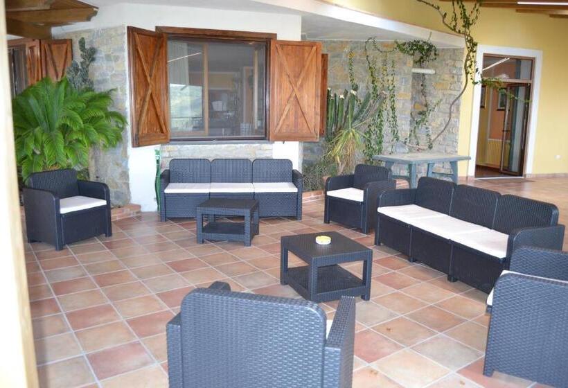 בית מלון כפרי Il Falco Del Cilento