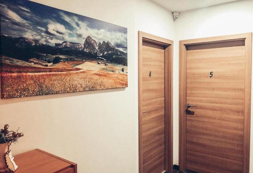 پانسیون Apartment And Rooms Maraton